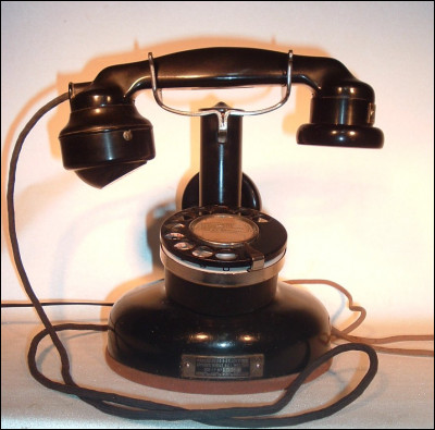 Qui a invent&eacute; le premier t&eacute;l&eacute;phone ?