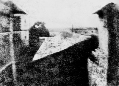 La photographie a &eacute;t&eacute; invent&eacute;e en 1811 par ...