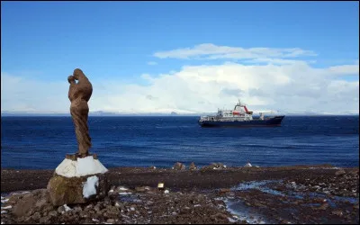Où se trouvent les îles Kerguelen ?