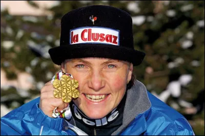 En quelle année est décédée la skieuse alpine Régine Cavagnoud ?