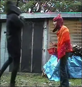 Est-ce que quelqu'un meurt à la fin du "Petit Chaperon rouge" ?