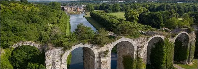 Le château est-il toujours la propriété des descendants de la Belle Dame ?