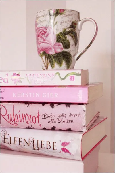 Quel livre n'appartient pas au même auteur ?