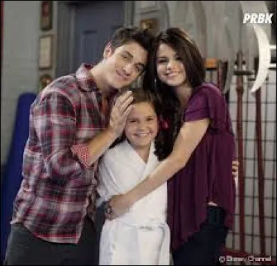 Dans quelle série de Disney Chanel est-elle révélée au grand public ?