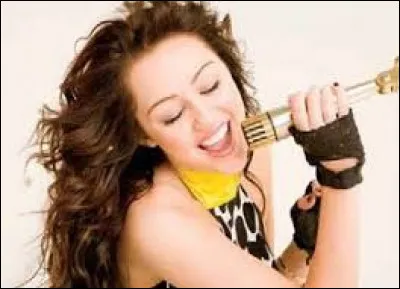 Comment se nomme son premier album solo en dehors du personnage de la série télévisée qui l'a révélé ?