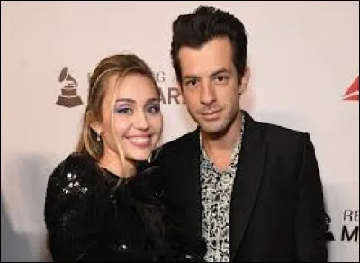 En 2018, elle collabore avec le producteur Mark Ronson sur une chanson. Quel est le titre de cette chanson ?