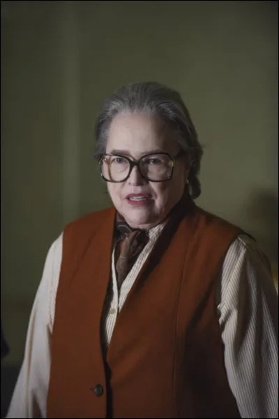 Quel est ce personnage joué par Kathy Bates ?