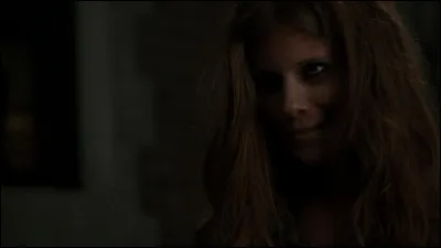 Qui joue Hayden McClaine ?