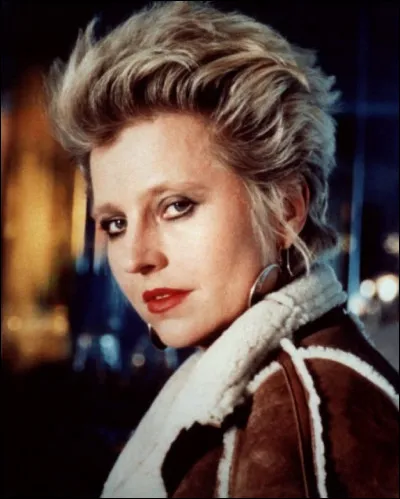 Cette actrice allemande a joué dans les films de Fassbinder "Le Mariage de Maria Braun", "Lili Marleen", dans "La Nuit de Varennes" d'Ettore Scola et dans "L'Histoire de Piera" de Marco Ferreri pour lequel elle reçoit le prix d'interprétation féminine à Cannes en 1983 : c'est ... Schygulla.