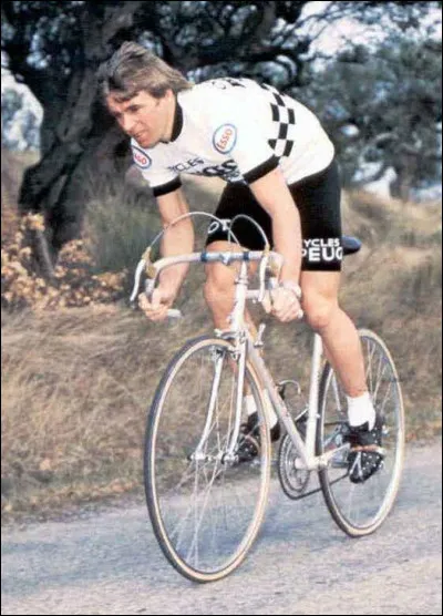 Ce coureur cycliste néerlandais, a été vainqueur de Paris-Roubaix, du Tour des Flandres, Champion du monde sur route en 1975 et deux fois deuxième du Tour de France en 1977 et 1980 : c'est ... Kuiper.