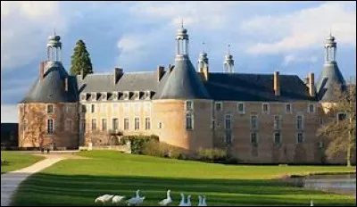 Quel est ce château construit en 980 de type Renaissance, situé dans l'Yonne ?