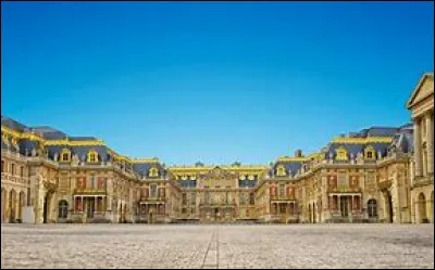 Quel est ce somptueux château royale de 1623, résidence des rois de France Louis XIV, Louis XV et Louis XVI, situé dans les Yvelines ?