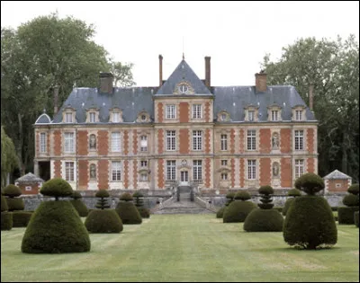 Quel est ce château construit en 1580 de style Louis XIII situé dans les Yvelines ?