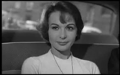 Elle débute en 1950, joue dans "Des gens sans importance", "French Cancan", "Le Chemin des écoliers", "La Chatte" : c'est ...