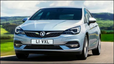 Quelle est la marque de cette voiture ?