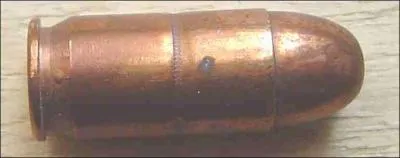 Quelle arme de poing utilisait cette cartouche ?