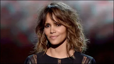 Cette actrice américaine a débuté comme mannequin puis a joué dans "Boomerang", "Ultime Décision", "X-Men" et a reçu l'Oscar de la meilleure actrice en 2002 pour "À l'ombre de la haine" : c'est ... Berry.