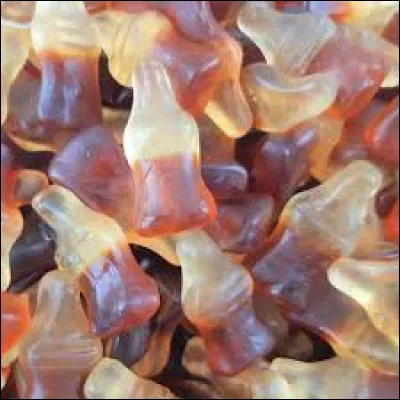 Ces bonbons sont parfumés au coca-cola.