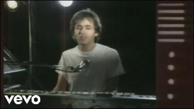 De quelle chanson sont tirées ces paroles ?
Il faudra que tu sois douce et solitaire aussi
Il te faudra gagner pouce à pouce les oublis de la vie
Oh, tu seras jamais la reine du bal
Vers qui se tournent les yeux éblouis
Pour que tu sois belle, il faudra que tu le deviennes
Puisque tu n'es pas née jolie