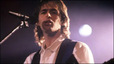 De quelle chanson sont tirées ces paroles ?
C'était un cordonnier, sans rien d'particulier
Dans un village dont le nom m'a échappé
Il faisait des souliers si jolis, si légers
Que nos vies semblaient un peu moins lourdes à porter
Il y mettait du temps, du talent et du cur
Ainsi passait sa vie au milieu de nos heures
Et loin des beaux discours, des grandes théories
À sa tâche chaque jour...