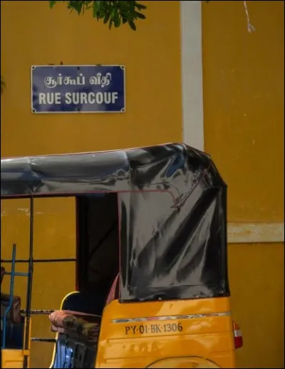 Quel ancien comptoir fran&ccedil;ais &eacute;tait situ&eacute; pr&egrave;s de Calcutta ?