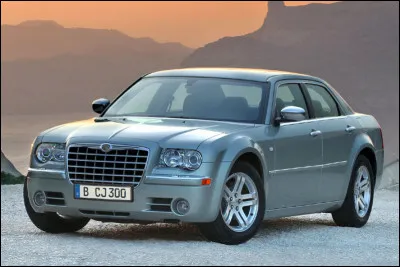 Avant d'intégrer le groupe FCA (Fiat Chrysler Automobiles), l'américaine Chrysler avait déjà adopté la nationalité allemande. Sous la tutelle de quelle firme germanique l'enfant de Détroit a-t-elle évolué ?