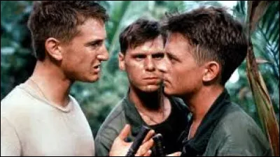 Film réalisé par Brian De Palma, sorti en 1989 : le sergent Meserve (Sean Penn) ordonne un raid punitif sur un village de paysans ; les soldats enlèvent une jeune vietnamienne : c'est ...