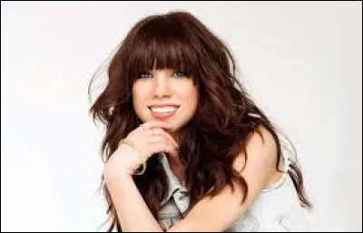 En 2012, la chanteuse canadienne Carly Rae Jespen a sorti la chanson "Call Me Maybe".