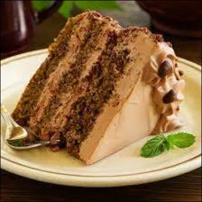 Le moka est un gâteau à base d'une crème aux noisettes.