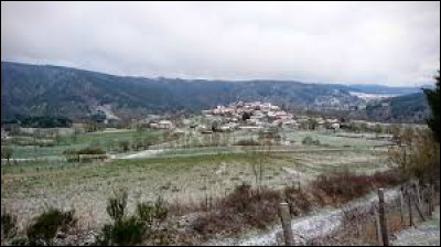 Nous commençons notre balade dominicale à 790 mètres d'altitude, à Alleyras. Village d'Auvergne-Rhône-Alpes, entre le plateau du Devès et la Margeride, il se situe dans le département ...