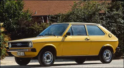 Difficile à croire mais cette filiale a aidé son actuelle maison mère en lui permettant de vendre des modèles qui ont fait son succès. L'un d'entre eux est la Polo, modèle basé sur celle en illustration. Je vous demande l'autre nom de la Polo parmi ces choix, lequel est correct ?