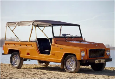 Voiture à vocation estivale, cette rivale de la Citroën Méhari est moins connue que cette dernière pourtant, c'est la RNUR qui l'a produite. Pouvez-vous me donner son nom ?