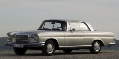 Symbole de la voiture de luxe allemande, aujourd'hui nous connaissons cette berline sous son nom abrégé. Pouvez-vous me nommer cette berline ?