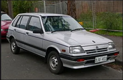 Quand je regarde la liste des filiales GM, j'ai des difficultés à différencier les modèles produits par la filiale australienne. Certains modèles vendus ne sont que des voitures rebadgées comme celle en illustration. Quel est son nom australien ?