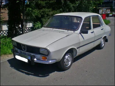 Je vous présente la Dacia 1300, une automobile produite en Roumanie. Cette voiture me rappelle un modèle français dont j'ai oublié le nom. Lequel est-ce ?