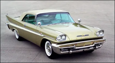 Cette automobile étatsunienne est semblable à une certaine Chrysler 300. Je vous donne deux autres indices qui sont : Bob Morane et Indochine, à vous de lier toutes ces informations afin de trouver le nom de cette voiture.