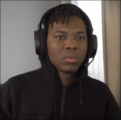 Steven joue aux jeux vidéo...