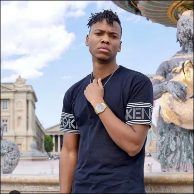 Combien de rôles joue Steven ?