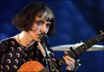 Pomme a ------ la Victoire de l'album révélation. Elle l'a -----grâce a son album "Les Failles".