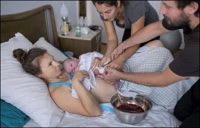 À partir de quel âge ou moment de sa vie une femme peut-elle avoir des enfants ?