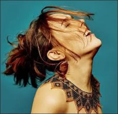 "On ira" est une chanson très connue de la chanteuse Zaz. Pouvez-vous compléter cet extrait ?

Oh qu'elle est belle notre chance
Aux mille couleurs de l'être humain
Mélangées de nos différences
À la croisée des destins
Vous êtes les étoiles, nous somme l'univers
Vous êtes un grain de sable, nous sommes le désert
[...]