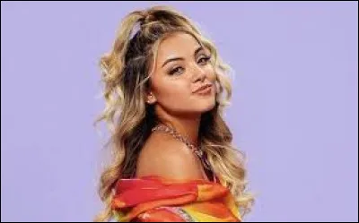 À quelle jeune chanteuse doit-on la chanson "Coco" en 2020 ?