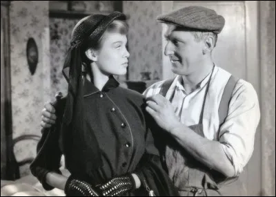 Bourvil a commencé sa carrière au cinéma par des rôles de « comique-paysan » ; cette comédie de 1952 est, après "Le Rosier de madame Husson", un premier grand succès avec 3 millions d'entrées ; c'est la première apparition à l'écran de Brigitte Bardot : le titre de ce film est ...