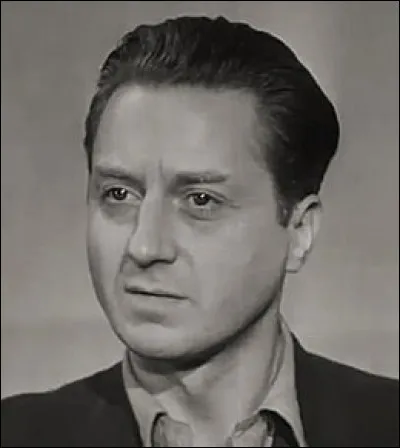 Il débute dans les années 30, joue dans "Casque d'or" de Jacques Becker, "Le Plaisir" de Max Ophüls, "Pourquoi viens-tu si tard ?" d'Henri Decoin : c'est ...