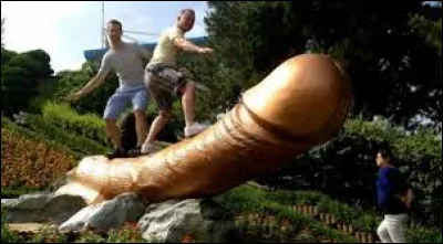 Quel homme chantait "Tout tout tout, vous saurez sur le zizi" ?