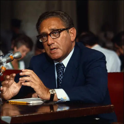 Ce diplomate et homme politique américain, secrétaire d'État des États-Unis de 1973 à 1977, après avoir été conseiller à la sécurité nationale de Nixon, se prénomme ...