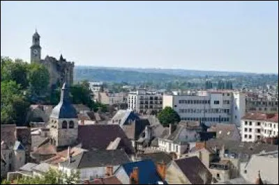 Ville de 35 000 habitants du département de l'Allier, traversée par le Cher :