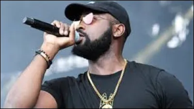 Qui sont ses meilleurs amis dans "MEVTR" ?