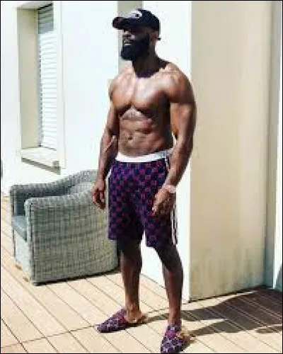 Avec qui a-t-il chanté "Piquée" ?