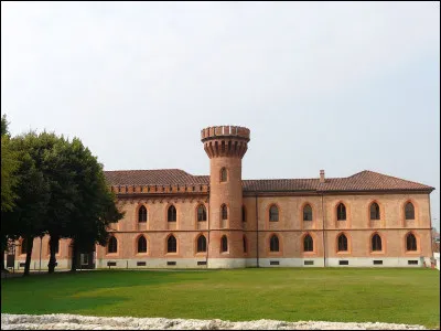 Nous apercevons ici le château de Pollenzo en Italie.
